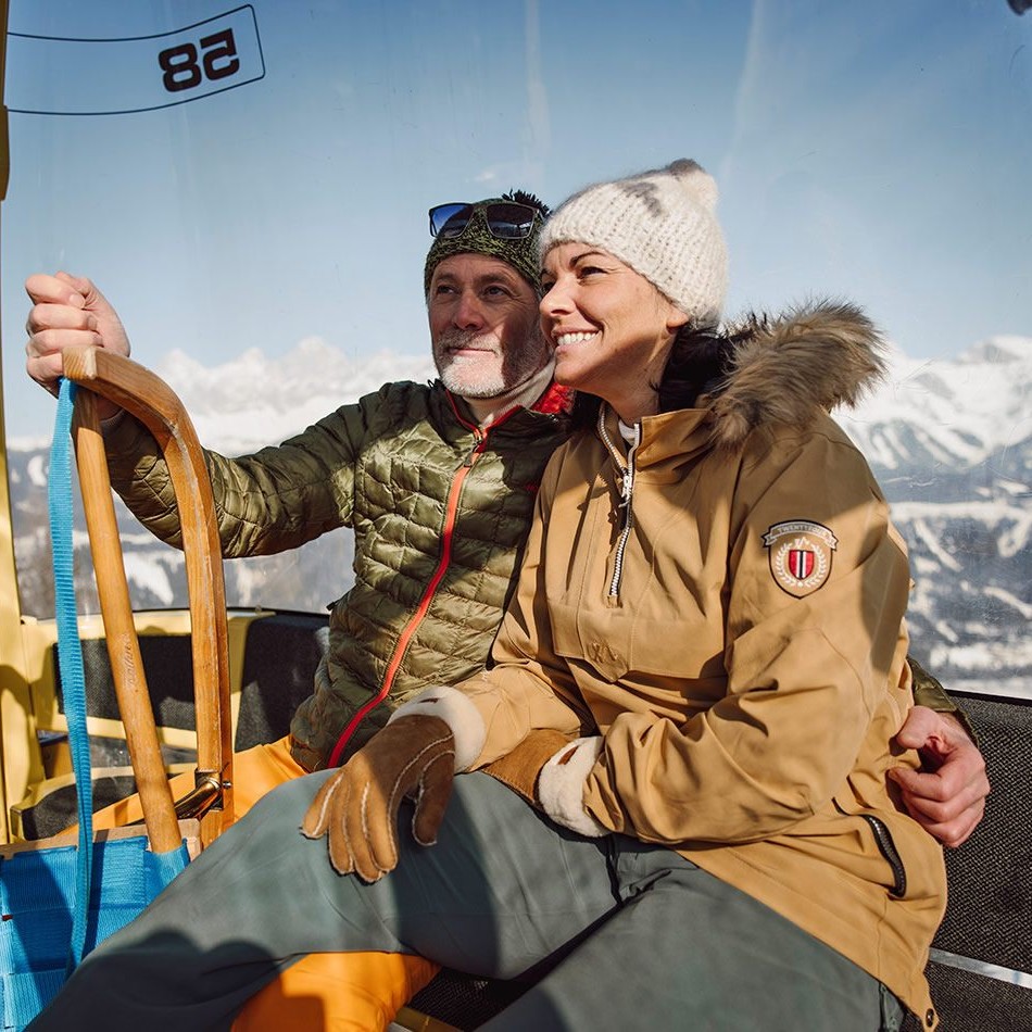 Auffahrt mit dem Schlitten in der Gipfelbahn Hochwurzen