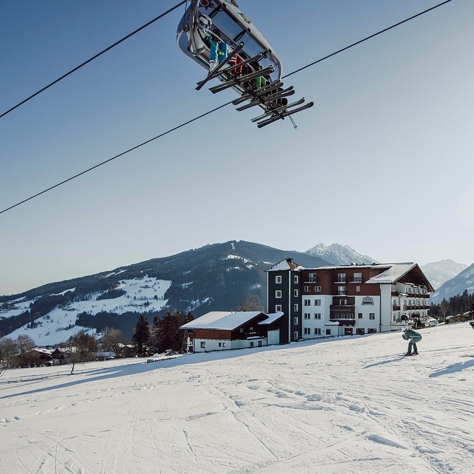 Slope and chair lift