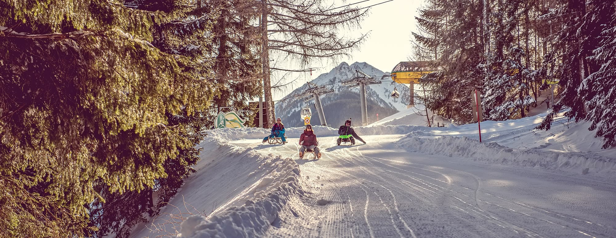 Rodelspaß für die ganze Familie auf der Rodelbahn Hochwurzen - direkt neben unserem Hotel