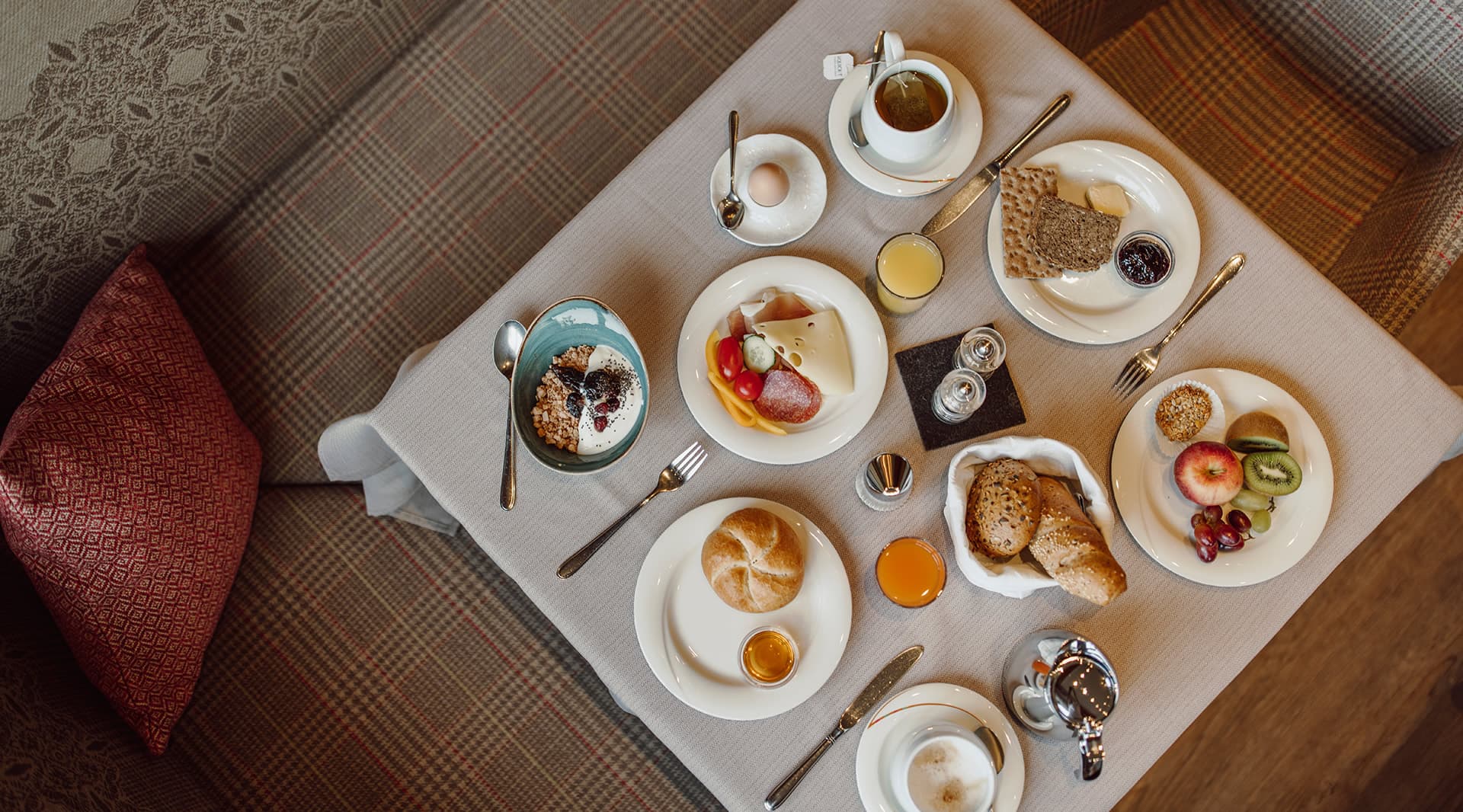 Gedeckter Frühstückstisch im Hotel Waldfrieden in Schladming