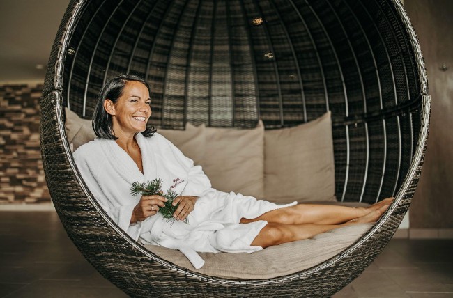 Entspannung im Hallenbadbereich