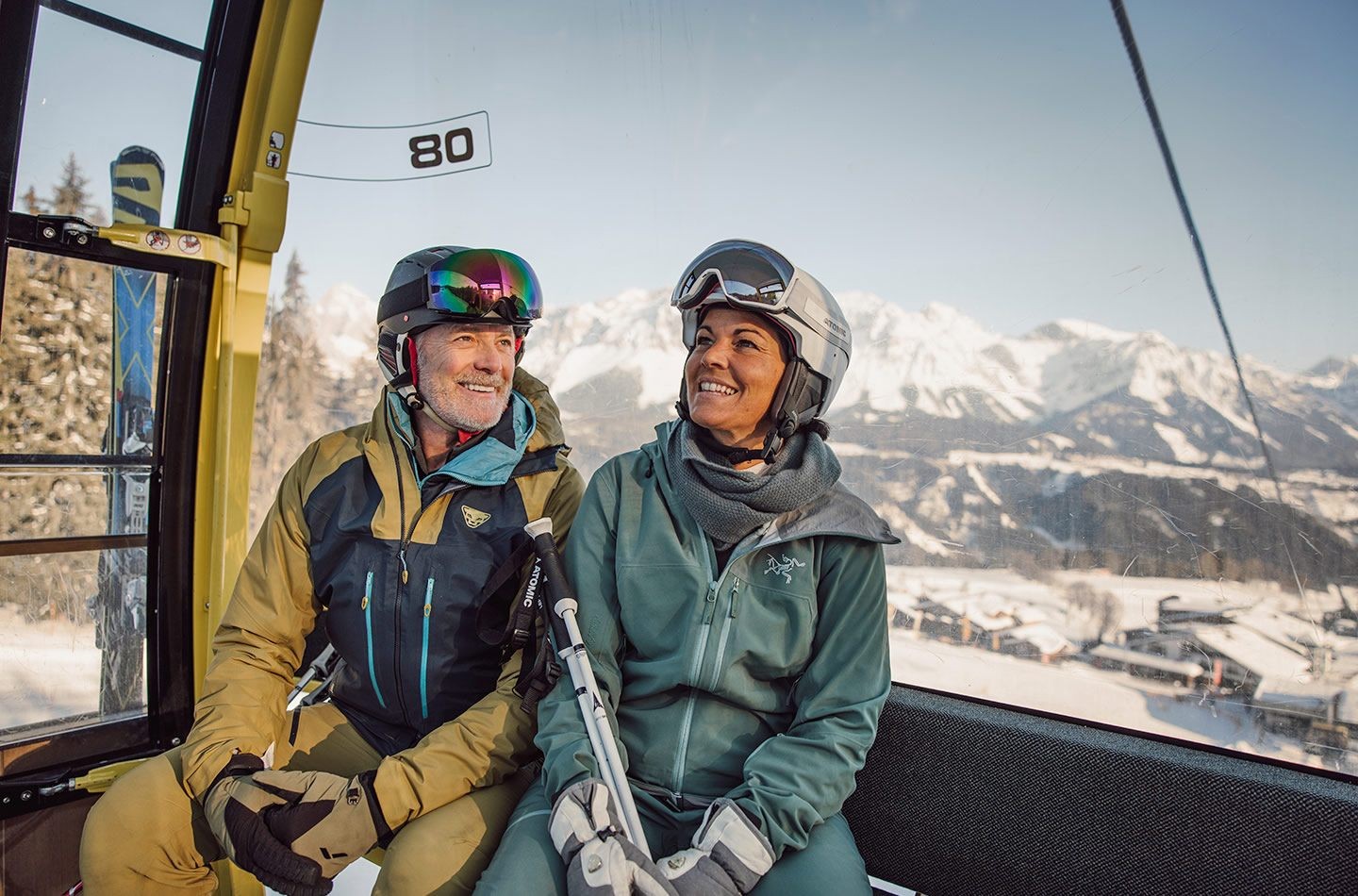 Skifahrer in der Hochwurzen Gondelbahn